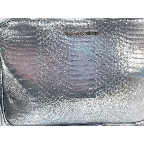 3/$20 Victoria's Secret Faux Snakeskin Crossbody Purse Chain Strap Silver - Picture 2 of 12